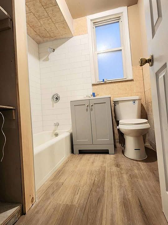 2nd image of 95 Wade St Floor 3