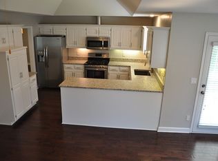 8523 Hauser Ct, Lenexa, KS 66215