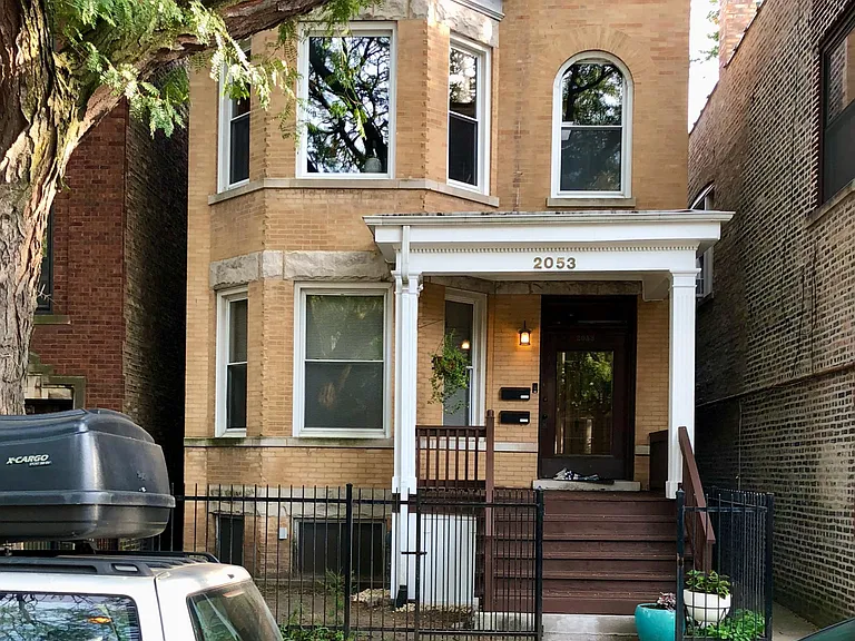 2053 W Montrose Ave #1 — Photo 12