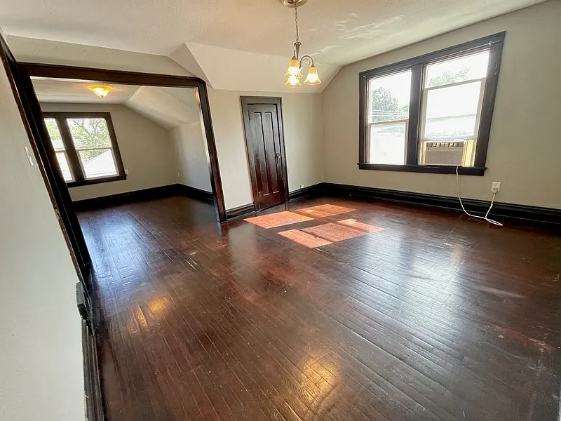 2 bed, 1.0 bath, 720 sqft, $1,495 — Photo 2