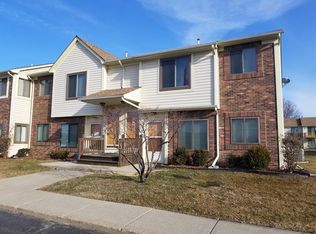 15846 Orchard Ln #42, Roseville, MI 48066