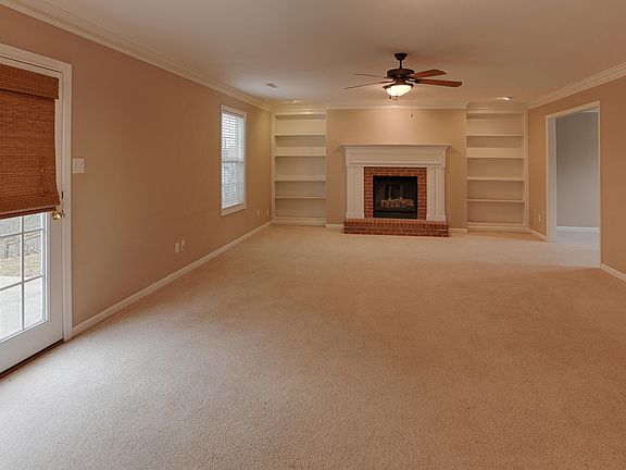 5th image of 705 Mountain Pass Ln