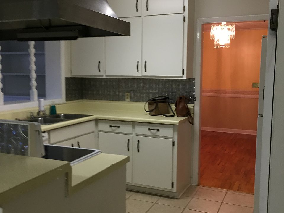 1st image of 333 Carolina Dr