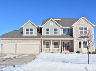 1910 Kiowa Dr, Grafton, WI 53024