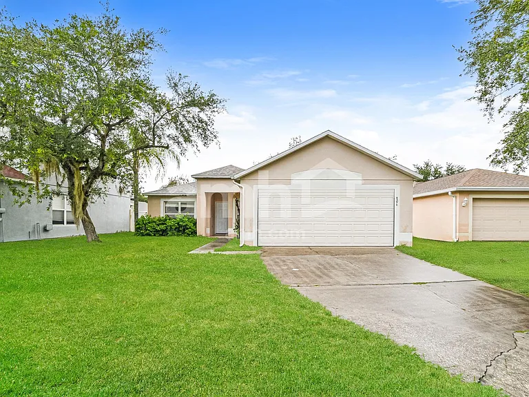 806 Hayley Cir — Photo 1