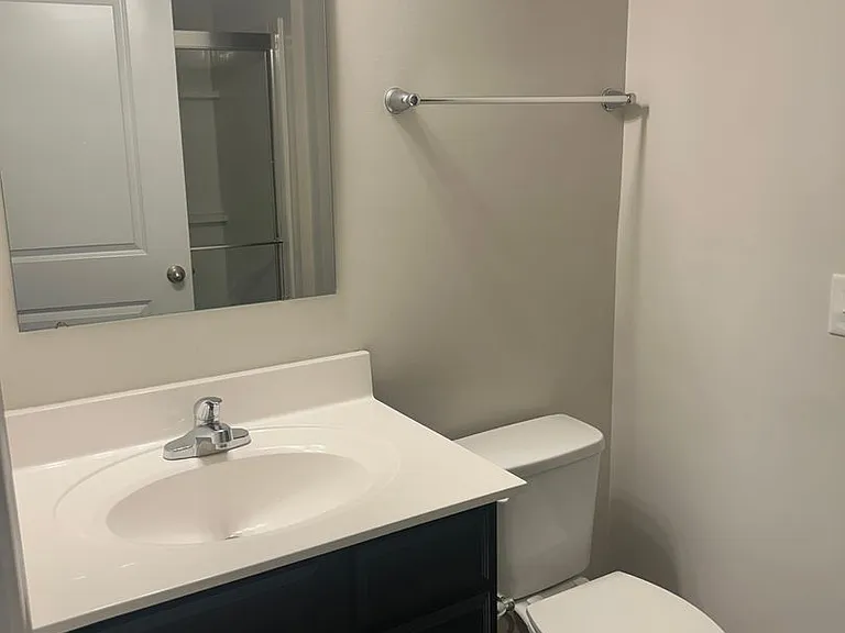 111 Portchester Ln — Photo 9