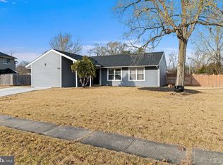 42 Penfield Ln, Sicklerville, NJ 08081