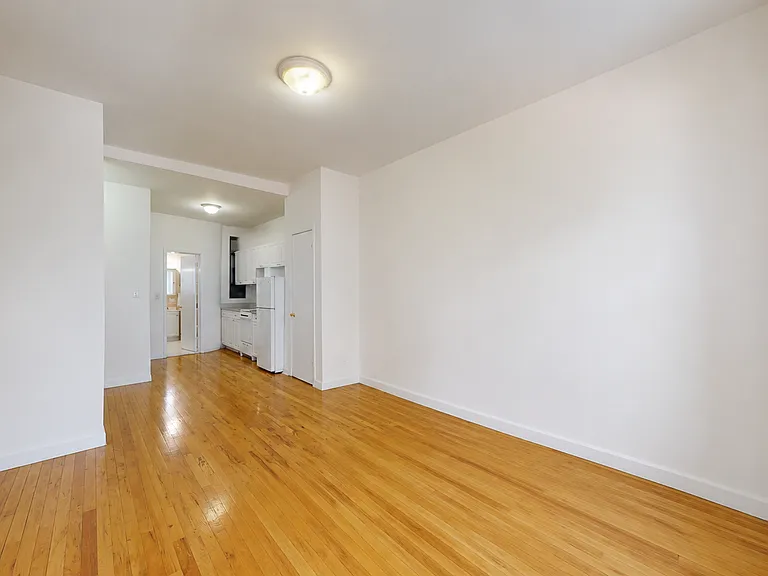 1293 1st Ave #7 — Photo 5