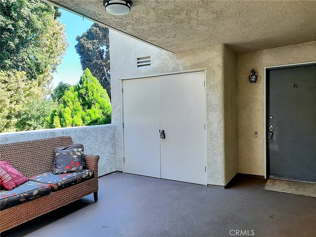 2 bed, 866 sqft, $2,700 — Photo 4