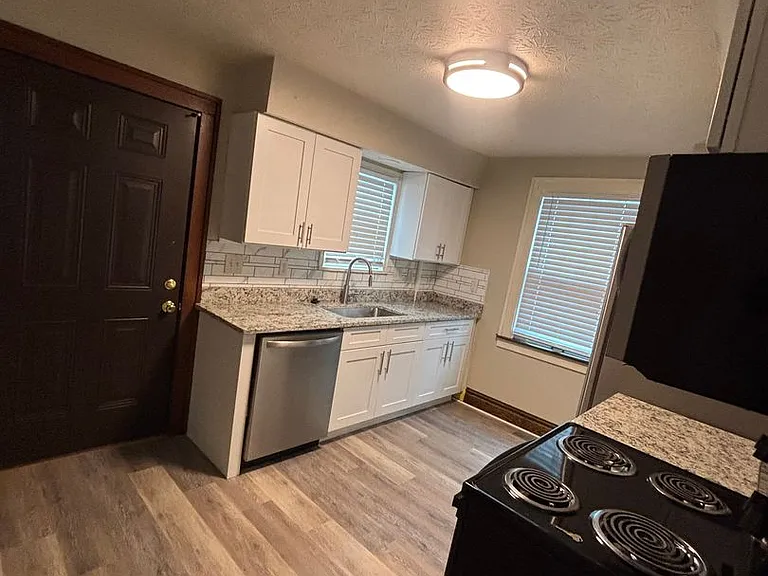 361 E Northwood Ave — Photo 13