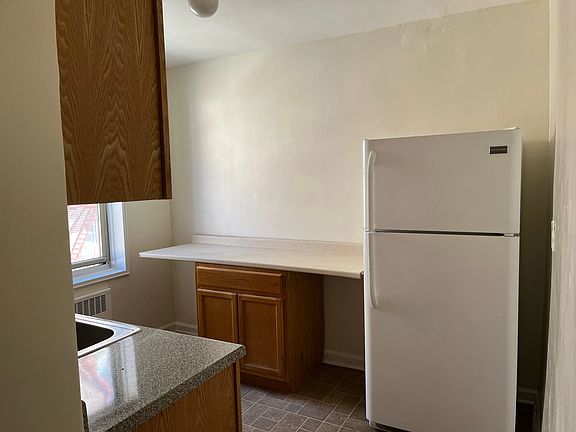 5th image of 67-25 Dartmouth St #5E