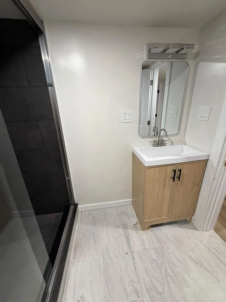 3 bed, 950 sqft, $2,650 — Photo 3