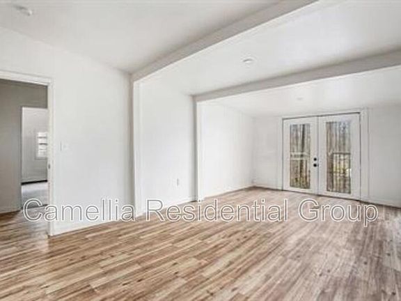 4th image of 1321 2nd Ave W