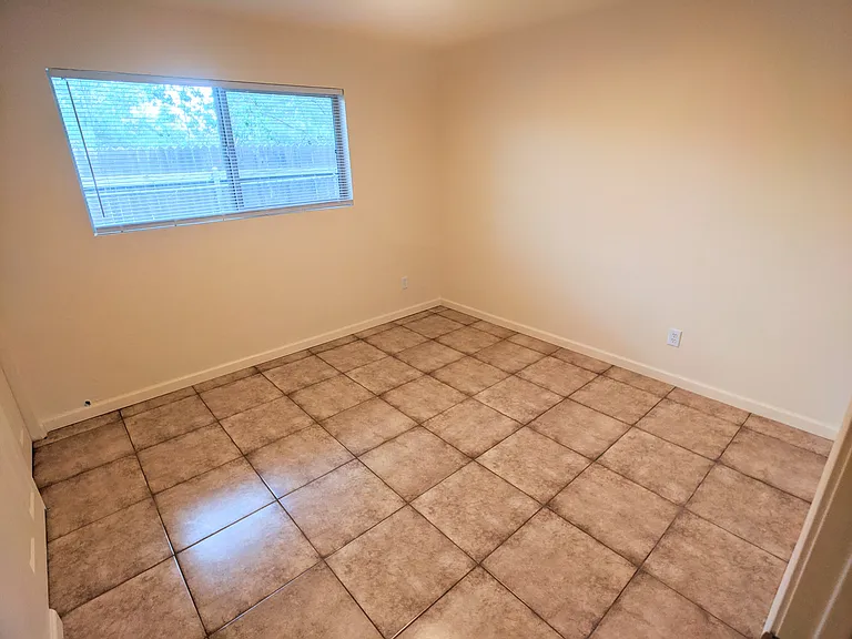1343 W Alameda St — Photo 23