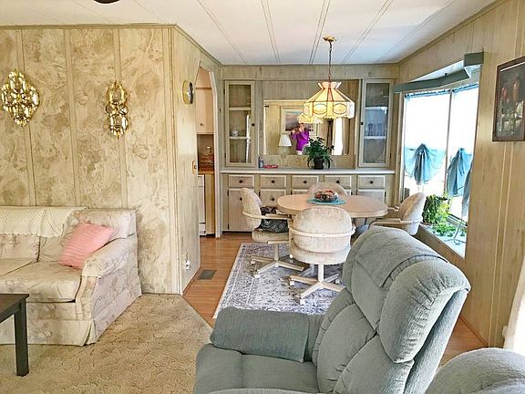 3rd image of 3150 NE 36th Ave #561