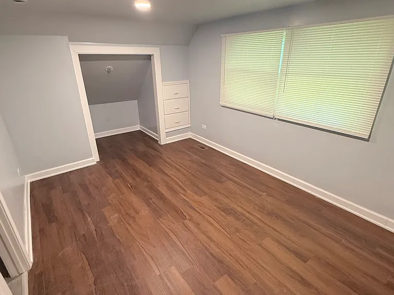 14305 Irving Ave #2 — Photo 3