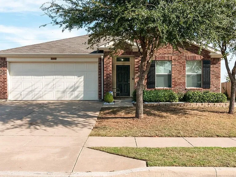8532 Minturn Dr — Photo 1