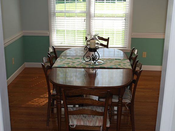 Formal Dining Room with Chair Railing