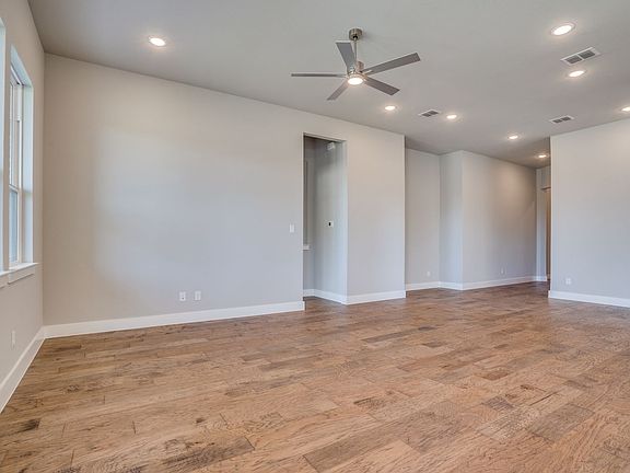 3rd image of 5917 Enclave Dr