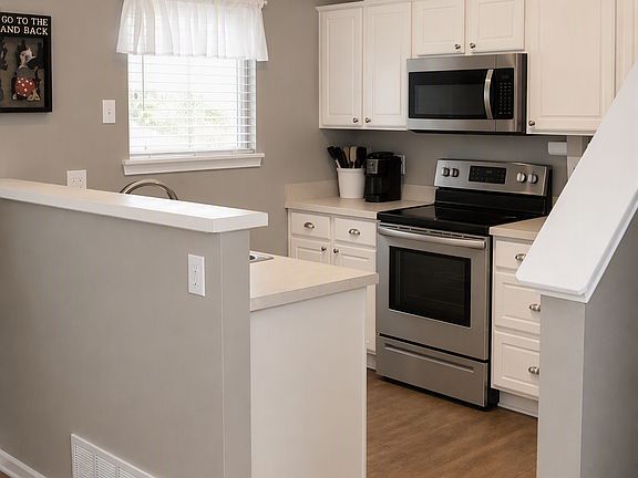 5th image of 8465 N 153rd St