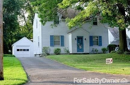 1140 Van Curler Avenue, Schenectady : Call Chris at (518) 598-8231 to take a tour TODAY!