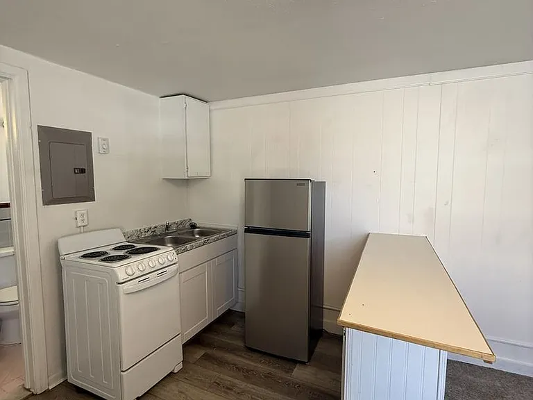 695 S Ash St — Photo 4
