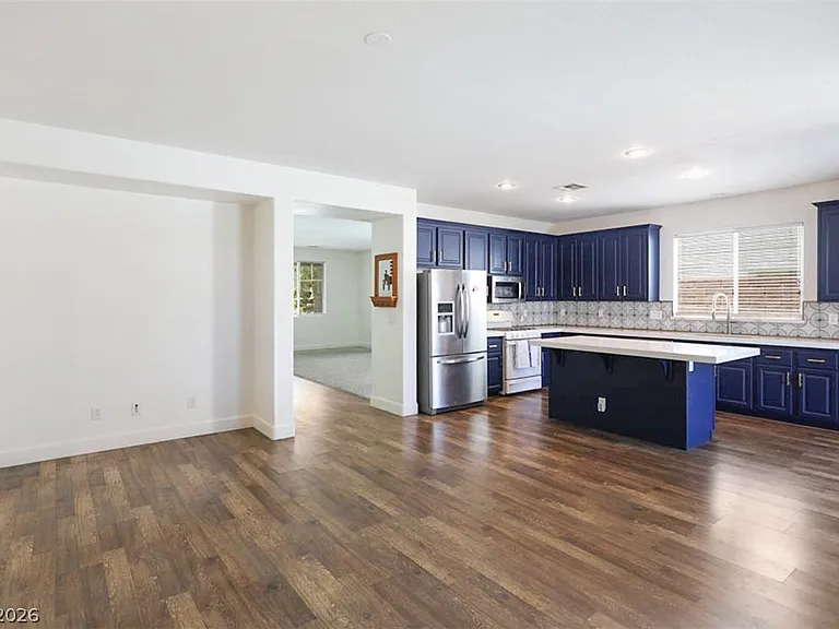 11057 Village Crest Ln — Photo 7