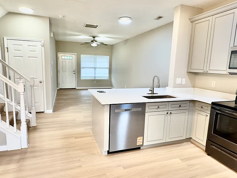 5536 Gabriels Landing Dr — Photo 3