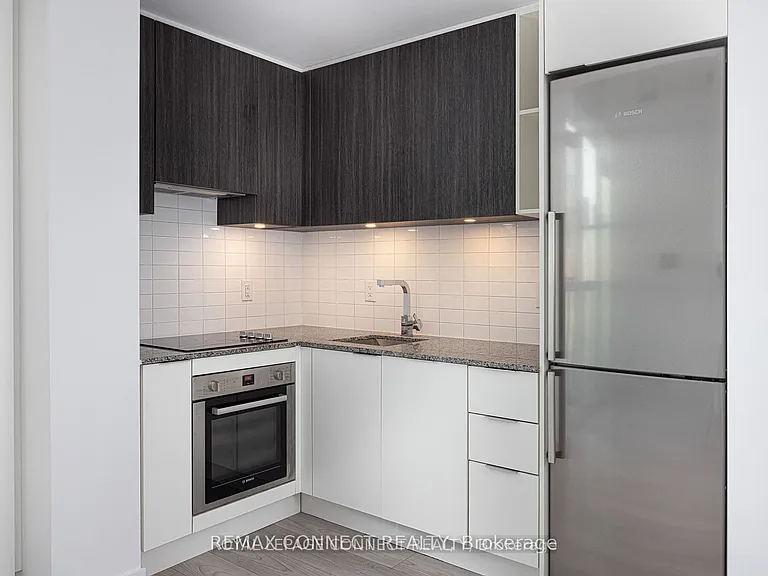 120 Parliament St #704 — Photo 8