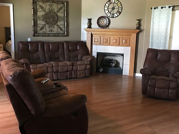 2nd image of 1204 E Kara Ln