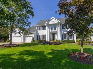 6285 S Applecross Rd, Highland Heights, OH 44143