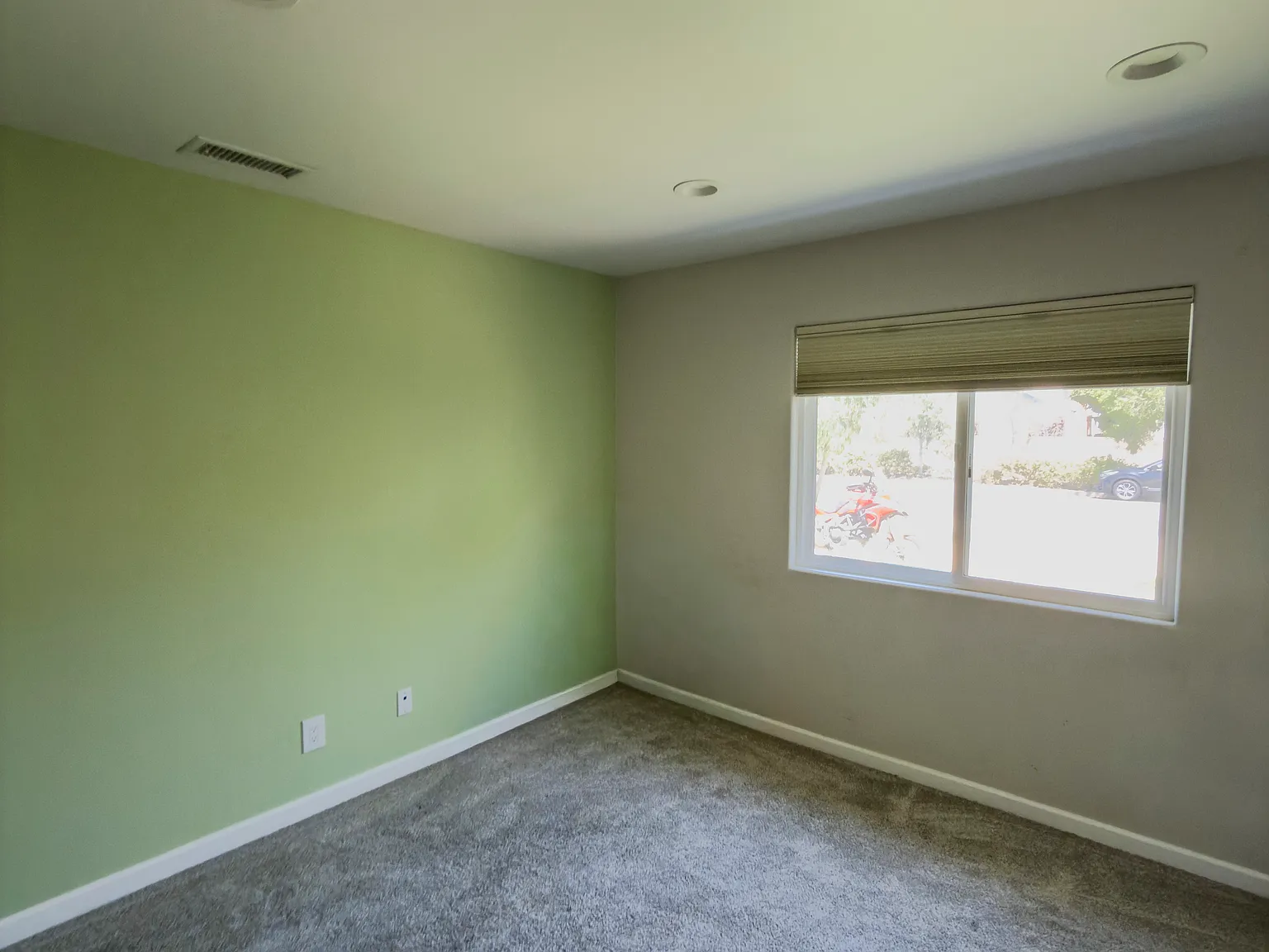 694 S Wheeler Pl — Photo 1