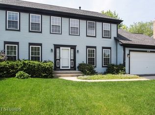 620 Brookstone Rd, Grayslake, IL 60030