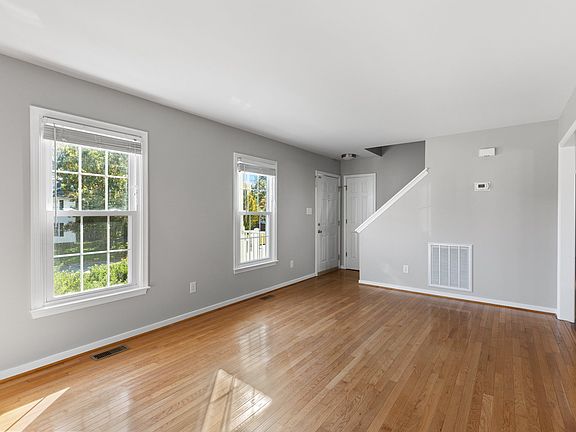 5th image of 5105 Chelsea Brook Ln