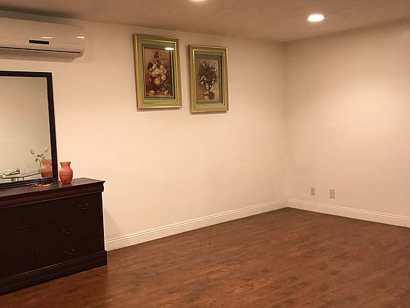 2nd image of 1029 Lexham Ave