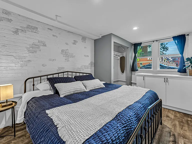 3638 W Cornelia Ave — Photo 12