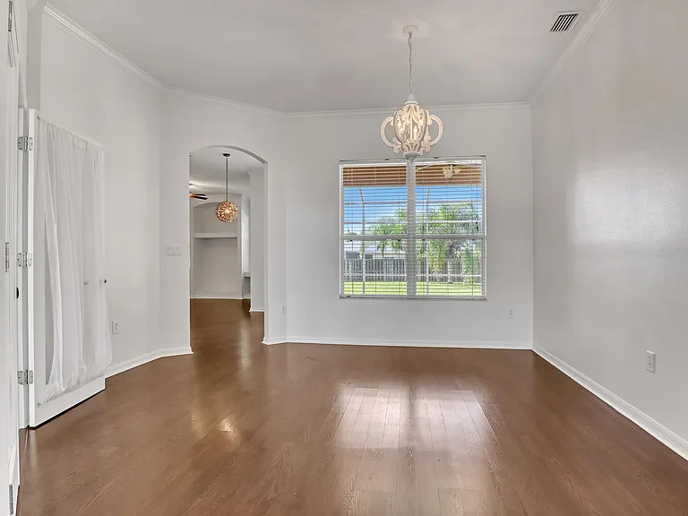 811 Spanish Cay Dr — Photo 2