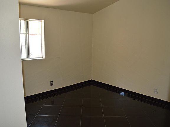 4th image of 3802 Hope St Unit B