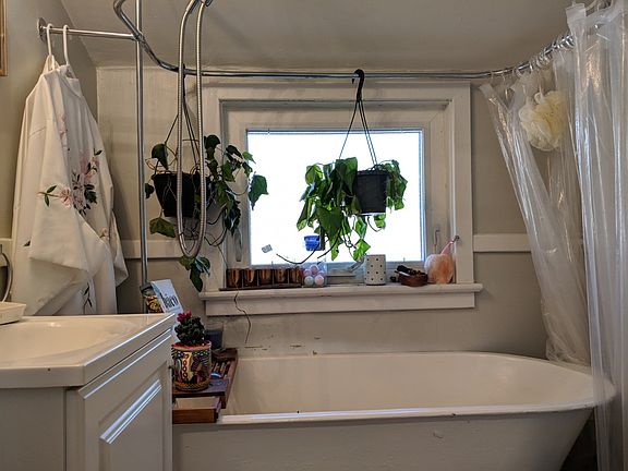 5th image of 1234 York St APT 3