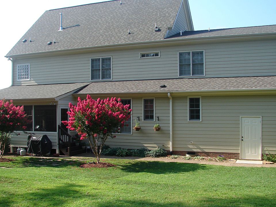 2nd image of 109 Roslyn Hills Dr
