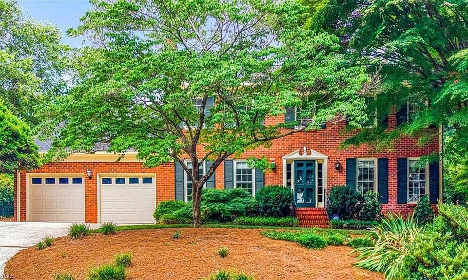 1st image of 707 Sussex Ct