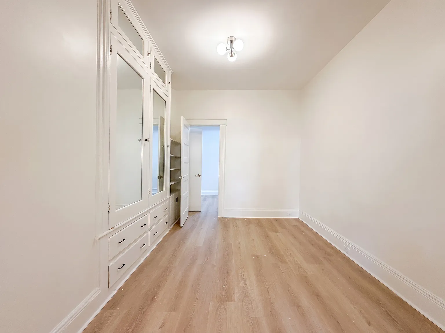 2 bed, $4,000 — Photo 3
