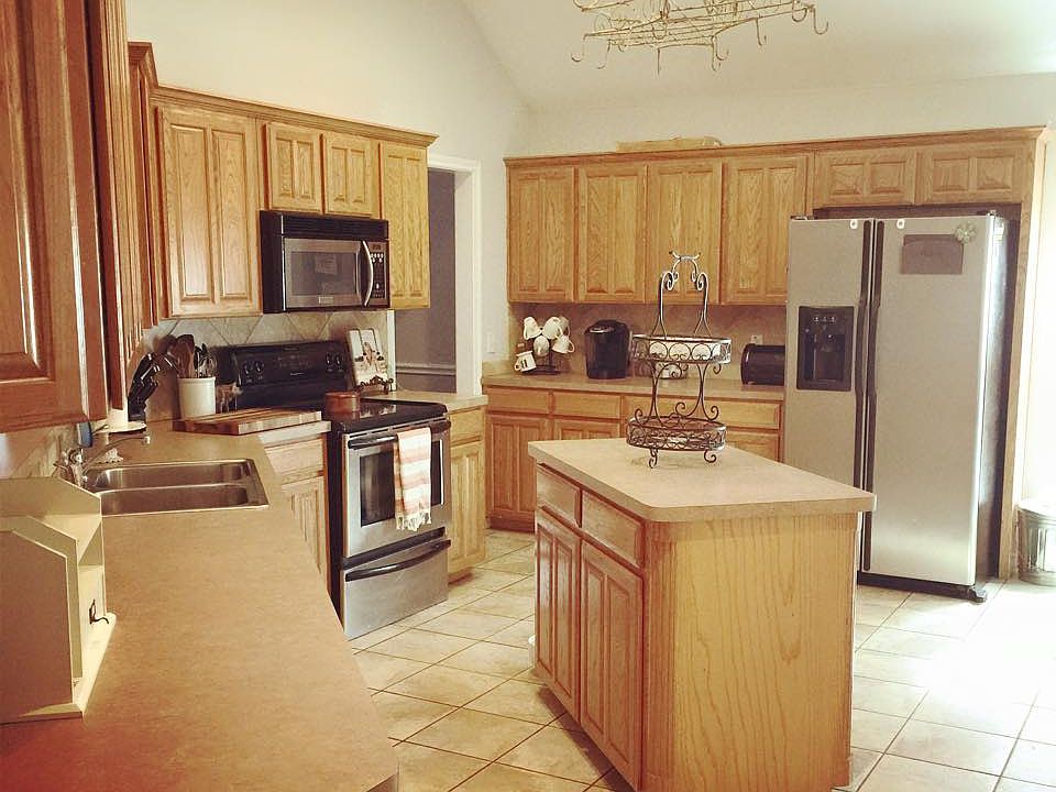1st image of 421 Park Meadows Dr