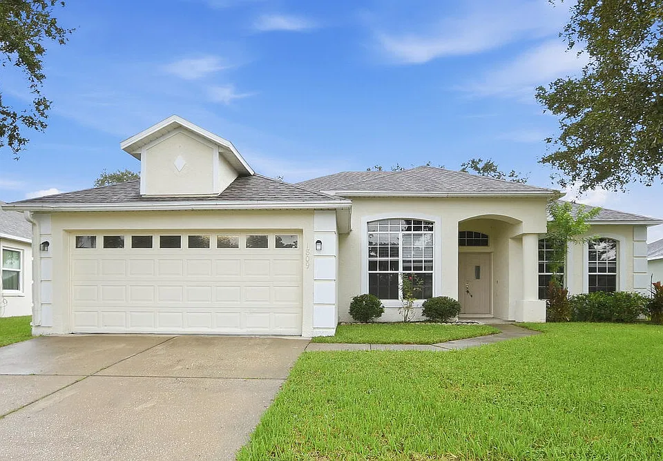 1809 Ironwood Way