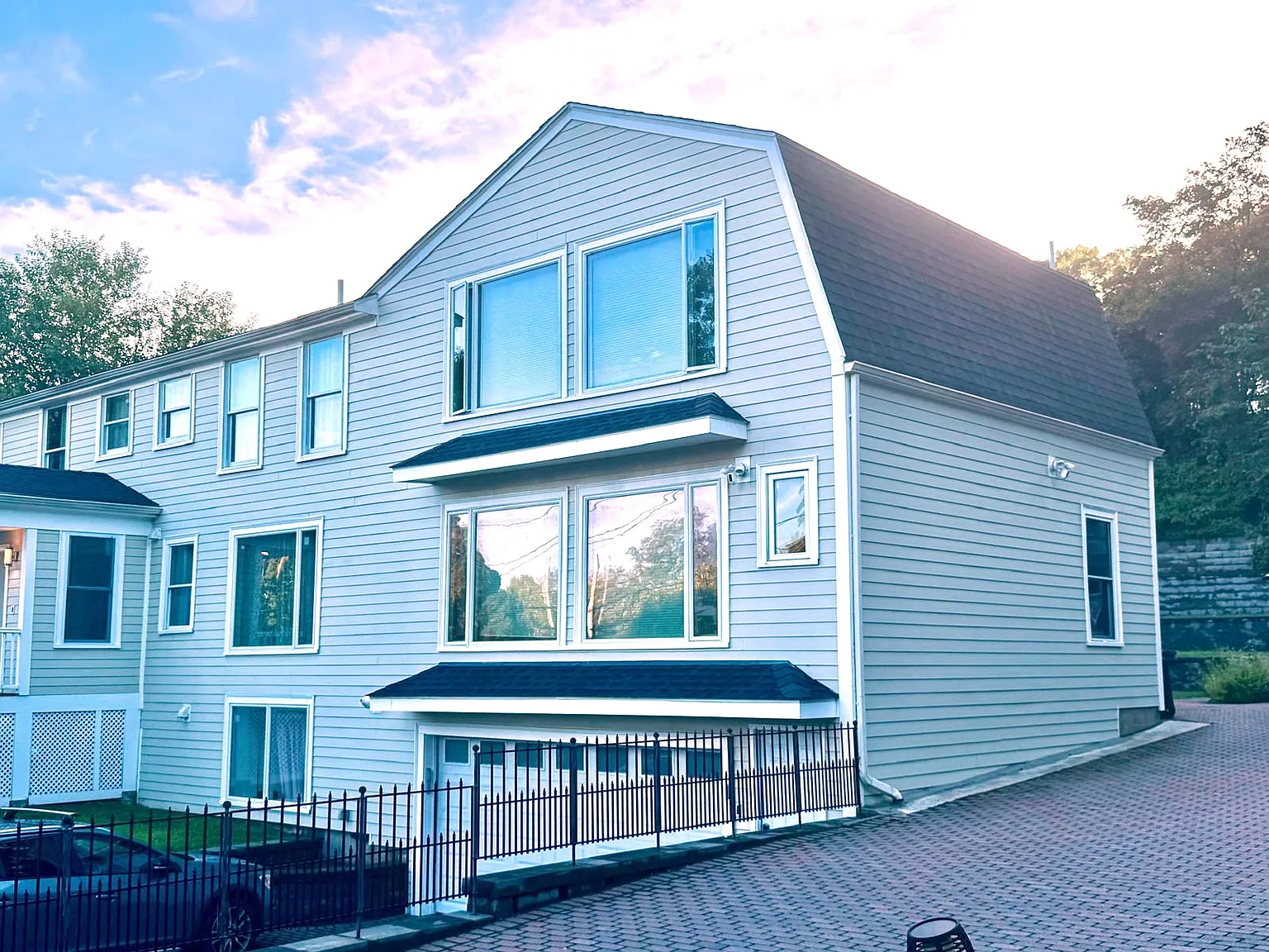 2 bed, 1150 sqft, $3,400 — Photo 2