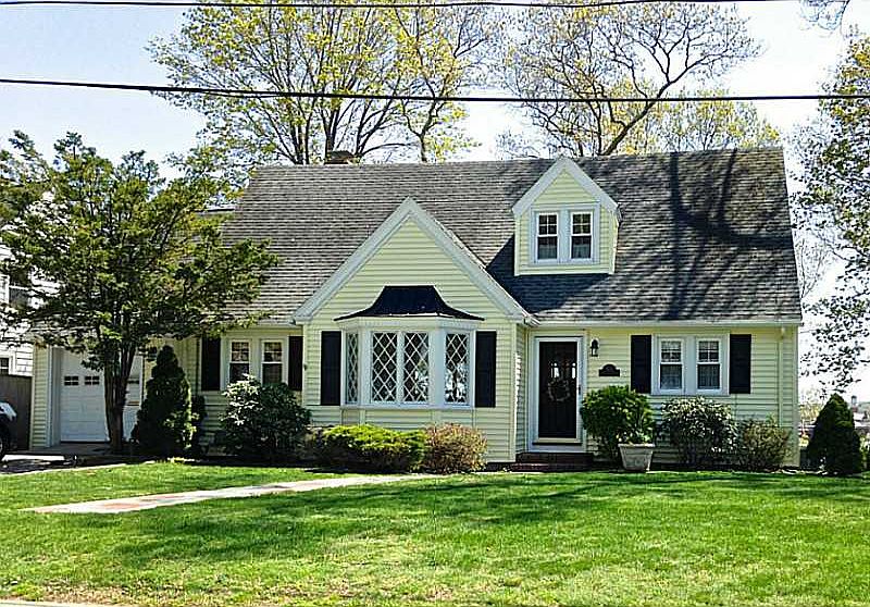1st image of 303 Gorton Lake Blvd