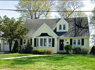 303 Gorton Lake Blvd, Warwick, RI 02886