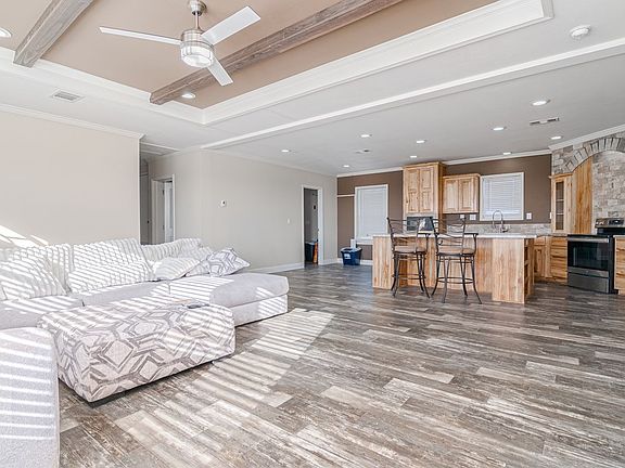 4th image of 3880 County Rd #429