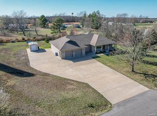 22835 Post Oak Dr, Lebanon, MO 65536