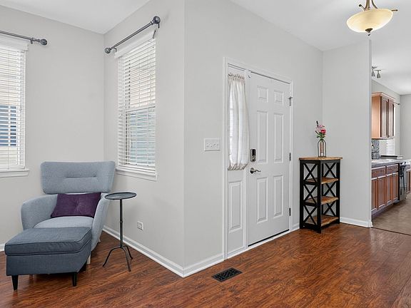 3rd image of 8218 Tremont Ln